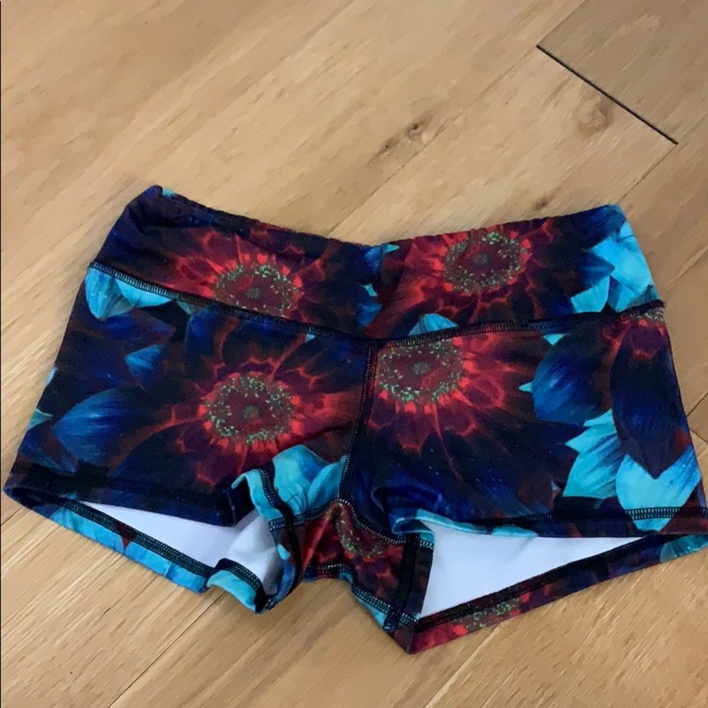 Fleo workout shorts